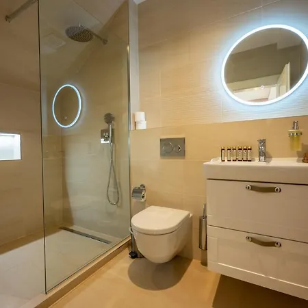 Hotell & Restaurant Chateau Trnova 4*