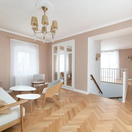Hotell & Restaurant Chateau Trnova