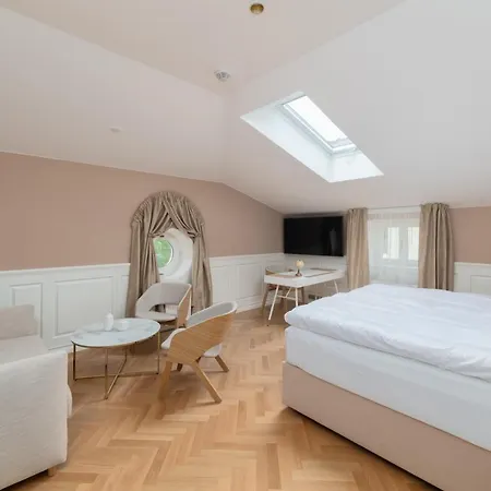 Hotel&restaurant Chateau Trnová 4*