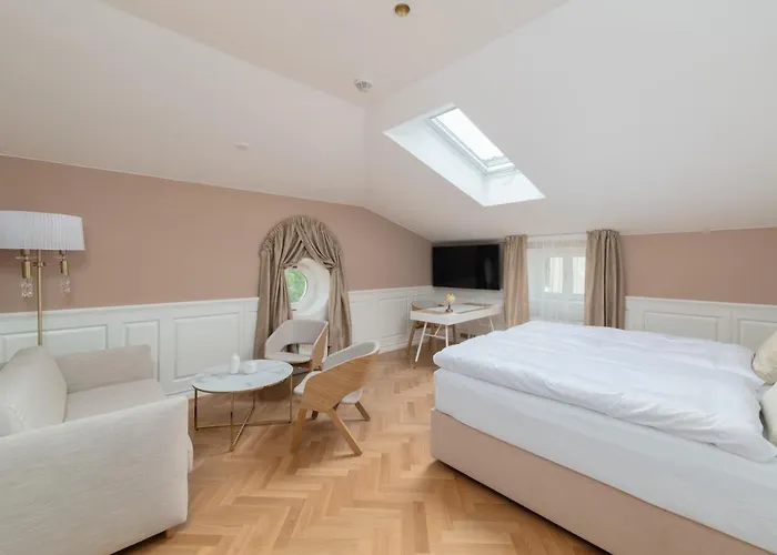 & Restaurant Chateau Trnova 4*